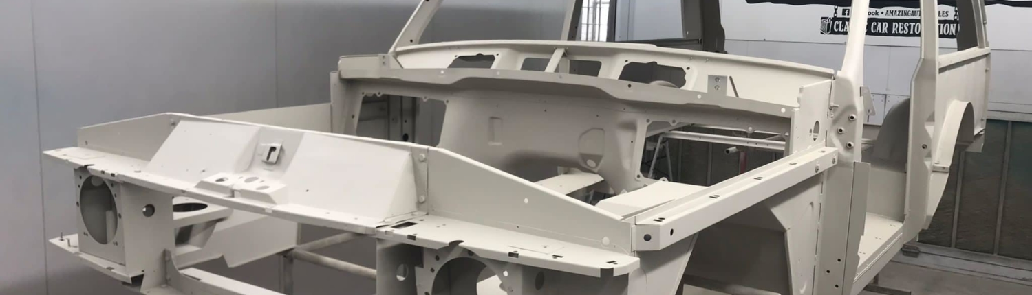 Some great work here from the guys at Amazing Autos rebuilding an early 2 door Range Rover Classic shell using our Easy-On Panels